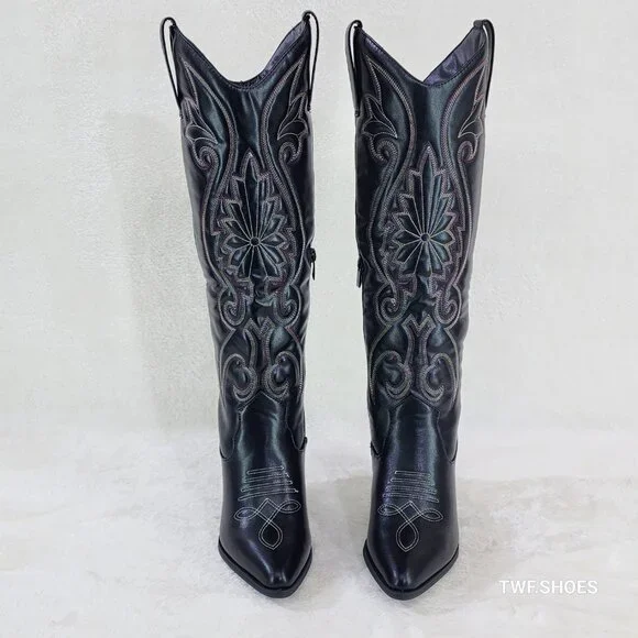 Elegant Black Embroidered Heeled Boots - Picture 5 of 7